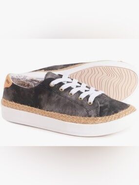 Reef Women’s Sunset Comfort Sneakers, New in Box